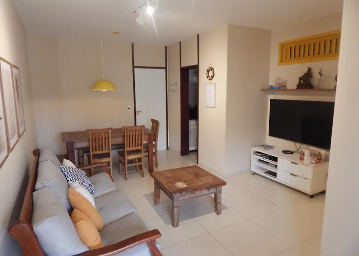 Aconchegante Apartamento de 3 Quartos com Varanda, Ar e cozinha completa - Cabo Frio